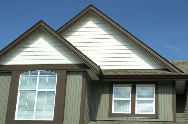 Cost of Vertical Vinyl Siding Repair in Rowlett